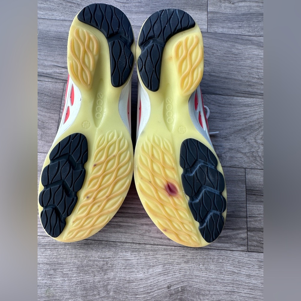 Ecco Biom Fjuel Racer Coral
Womens Trail Running Size
7/7.5/38 - Picture 9 of 15